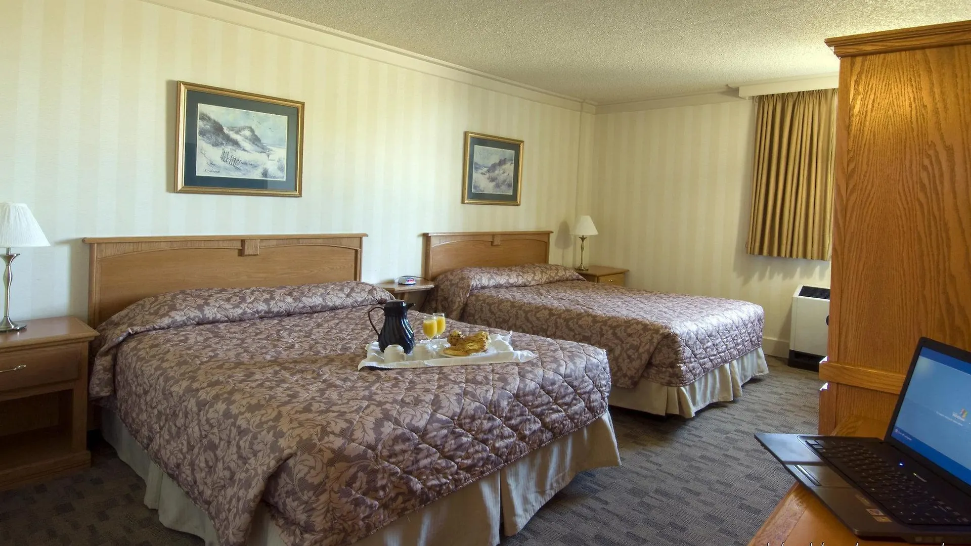 The Glenmore Inn & Convention Centre Calgary